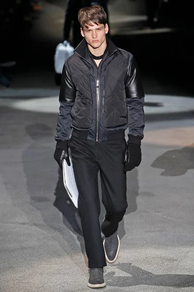 Look 9